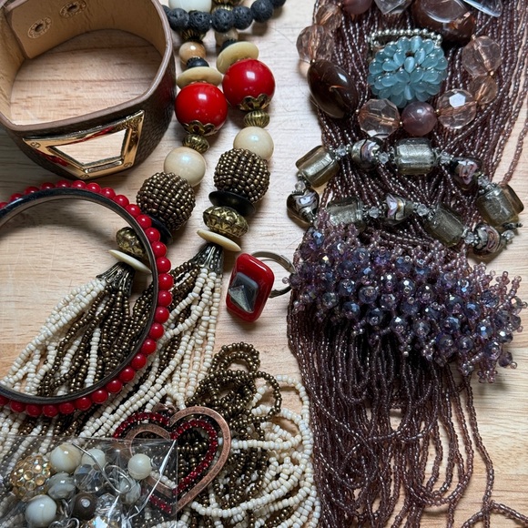 Gemstone, Glass, & Beaded Mystery Jewelry Lot 1lb Wearable, Fashion, Costume - Picture 7 of 14